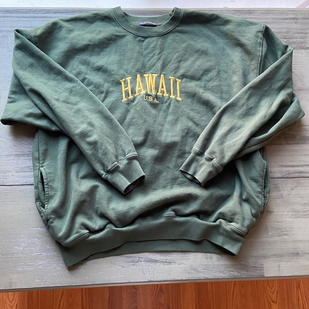 brandy melville hawaii crewneck sweatshirt